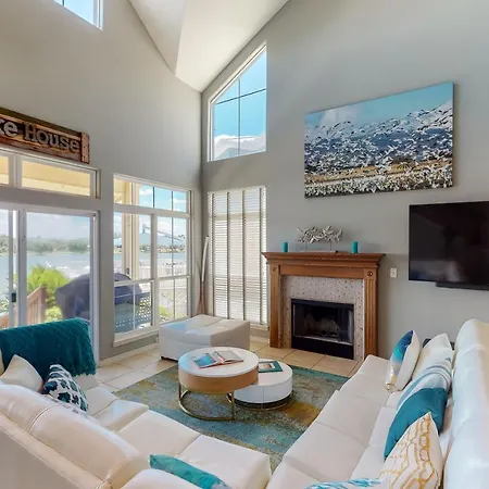 Casa Lakeside Bliss